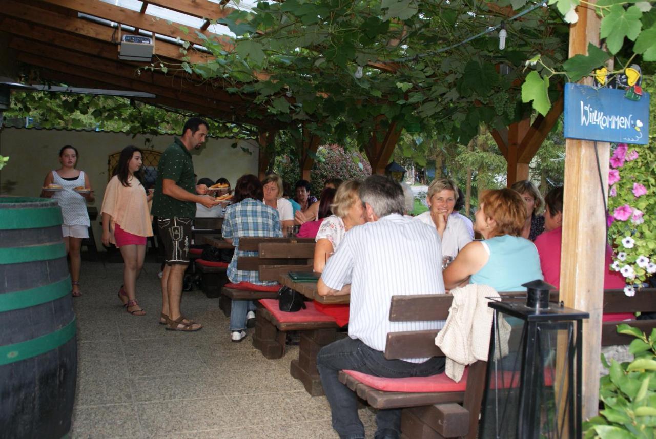 מלון ליוצכאך Weingut Lieschnegg מראה חיצוני תמונה